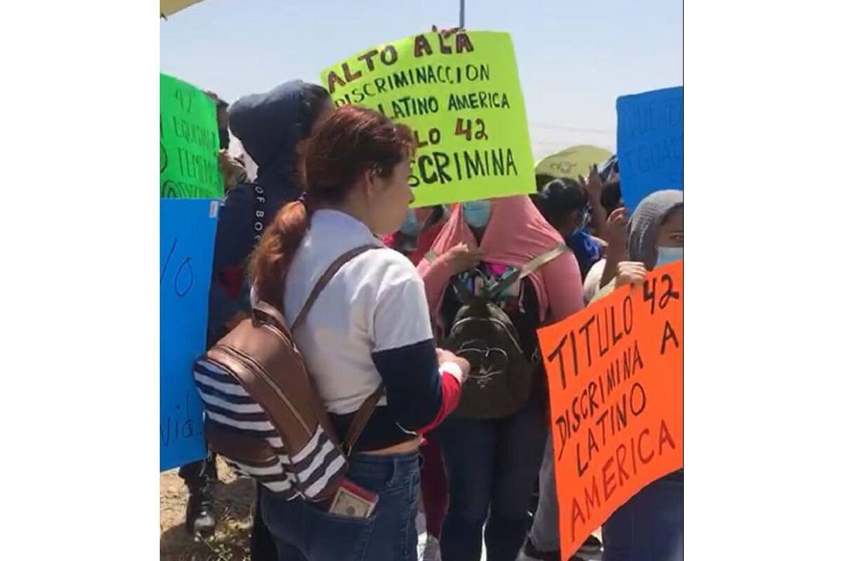 Migrantes protestan en el Consulado de Estados Unidos en Tijuana
