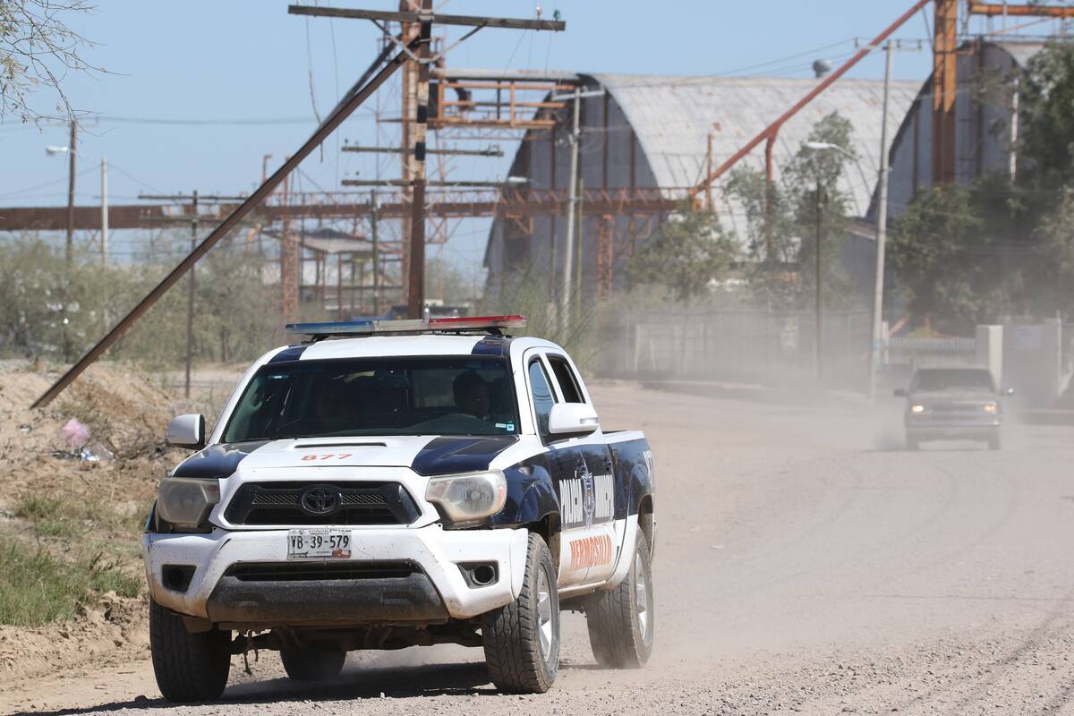 Arrolla tren a vehículo en Ejido La Victoria; no hubo lesionados