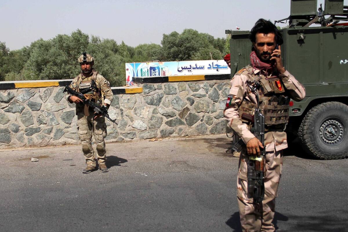 Talibanes avanzan sobre Afganistán tras "abrupta" retirada de Estados Unidos, reclama Ashraf Ghani