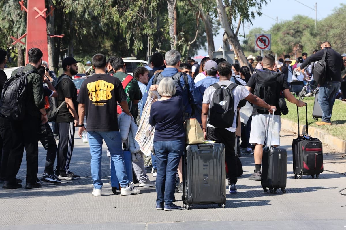 Bloqueo de colonos del Maclovio Rojas a accesos al Aeropuerto dura más de diez horas