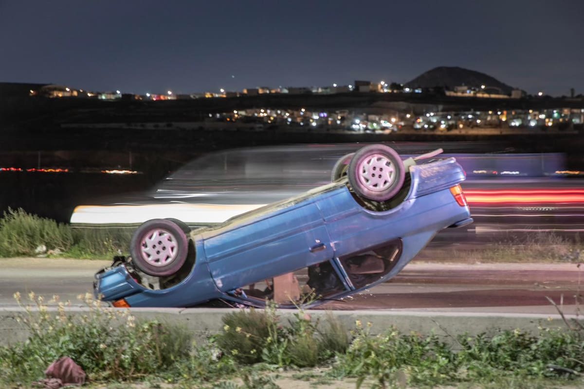 Volcadura en el bulevar 2000 no deja personas lesionadas