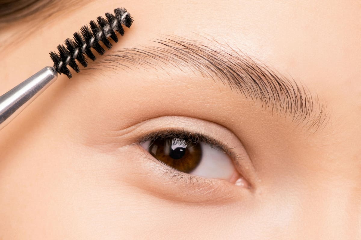 Pestañas con puntas abiertas: cómo identificarlas y las mejores formas de repararlas