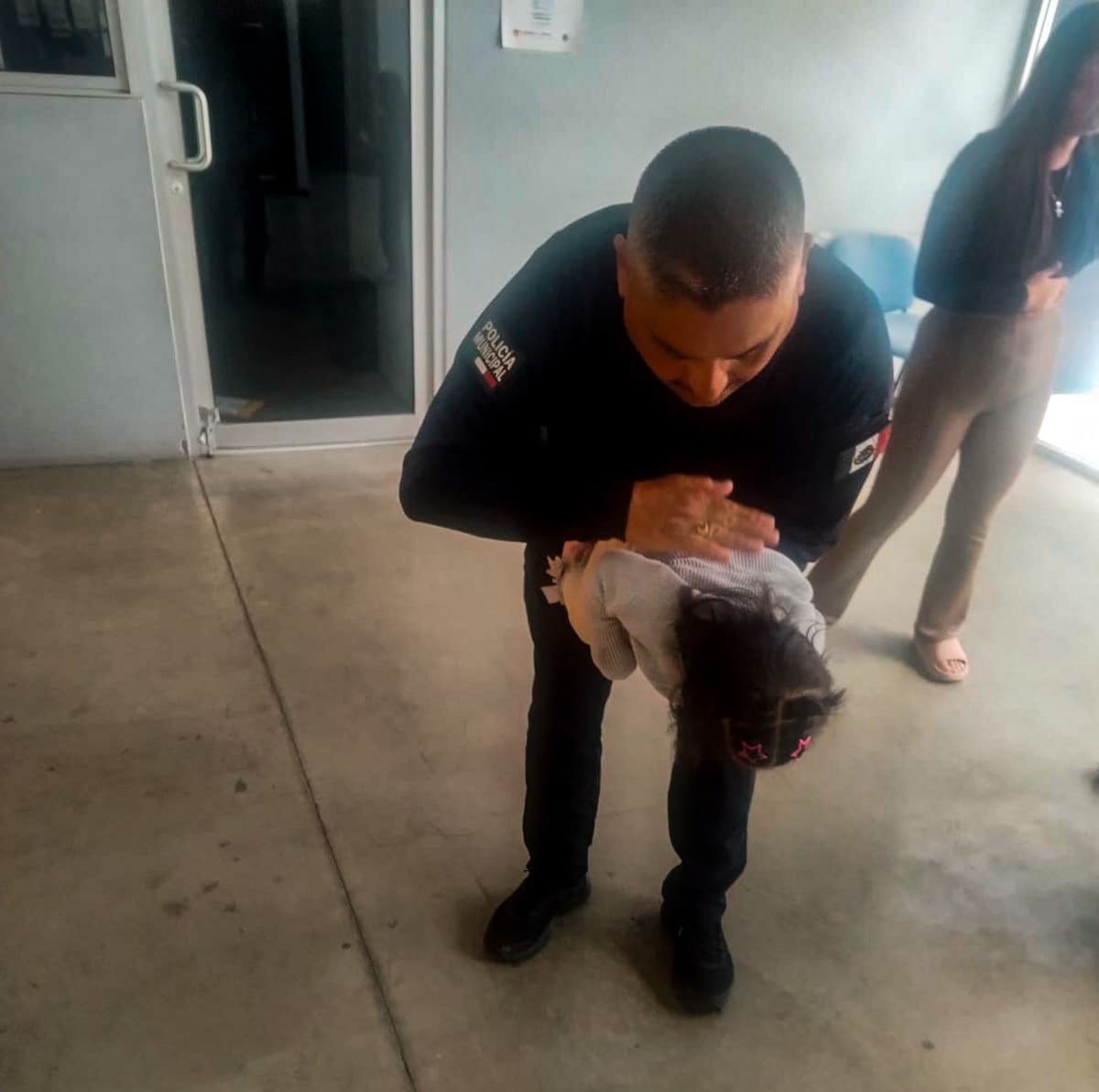 Una menor de nueve meses fue reanimada tras llegar inconsciente a una comandancia; no requirió traslado hospitalario inmediato. Foto: Cortesía