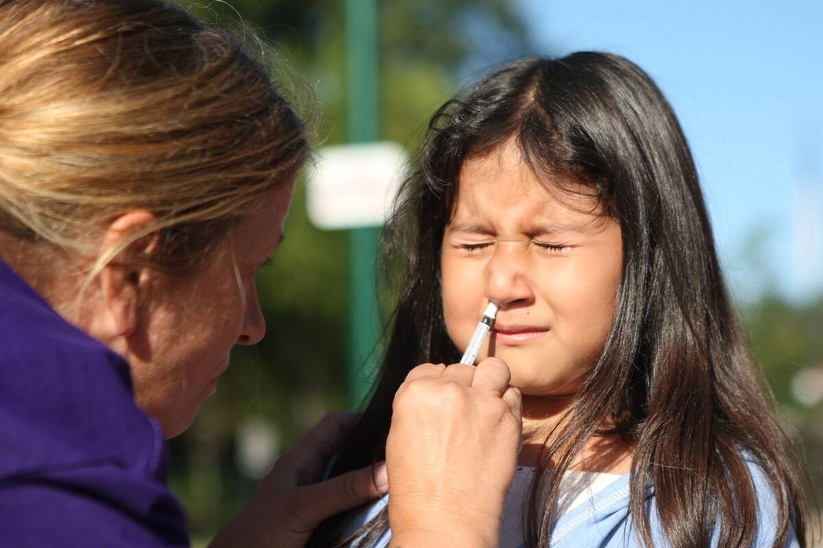 La vacunación intranasal podría acabar con la pandemia