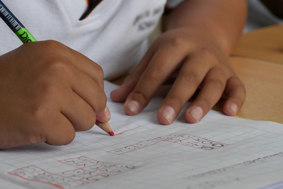 Puebla: Estudiante amenaza a sus compañeros con navaja