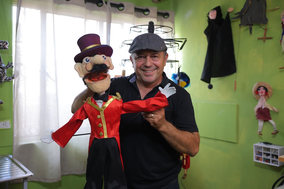 Encarnan los títeres los sueños de la infancia