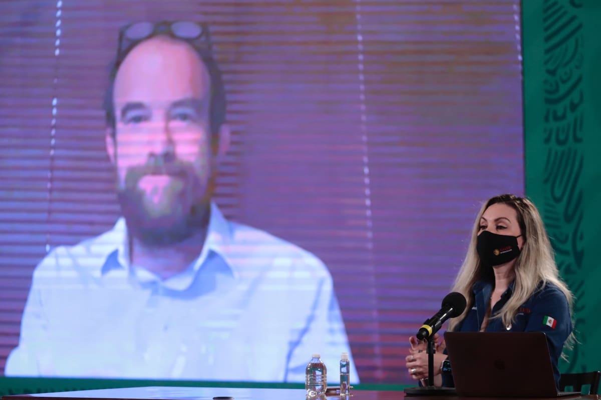 EUM20210425SAL03.JPG
CIUDAD DE MÉXICO, Health/Salud/Coronavirus.- Conferencia informativa sobre Covid-19 con Santa Elizabeth Ceballos Liceaga, directora de Vigilancia Epidemiológica de Enfermedades Transmisibles y vía remota Ruy López Ridaura, director general del Centro Nacional de Programas Preventivos y Control de Enfermedades (Cenaprece), en Palacio Nacional. Domingo 25 de abril de 2021. Foto: Agencia EL UNIVERSAL/Berenice Fregoso/RDB.