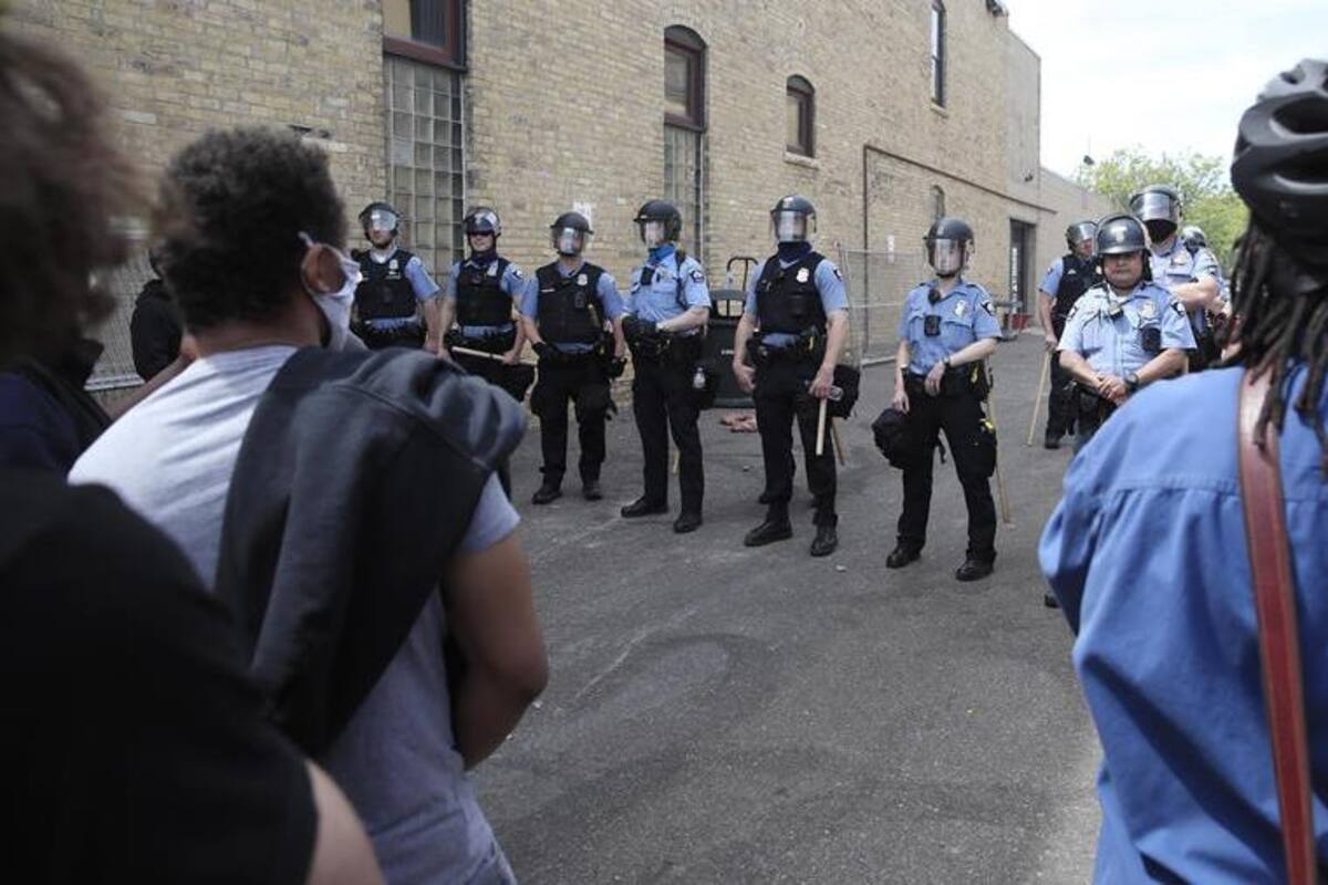 "No puedo respirar": La muerte de George Floyd, un hombre de raza negra, a manos de policías que causa protestas en Minnesota