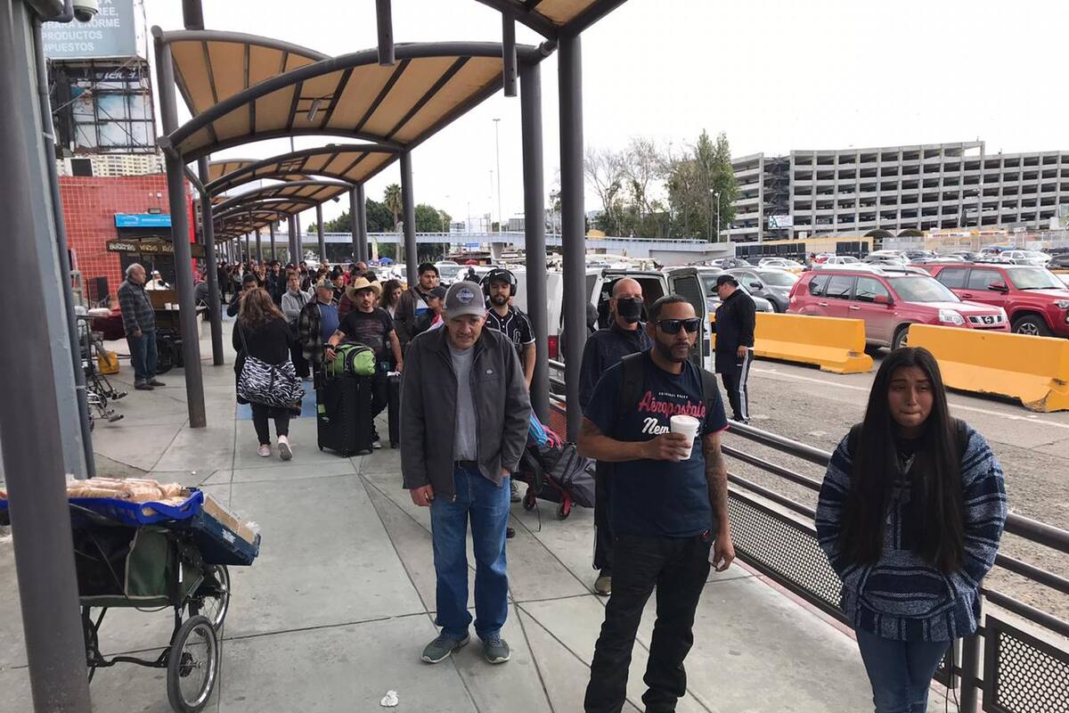Aumenta flujo peatonal para cruzar a Estados Unidos