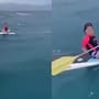 Pescadores encuentran a niña que quedó a la deriva a más de un kilómetro de la costa en La Paz