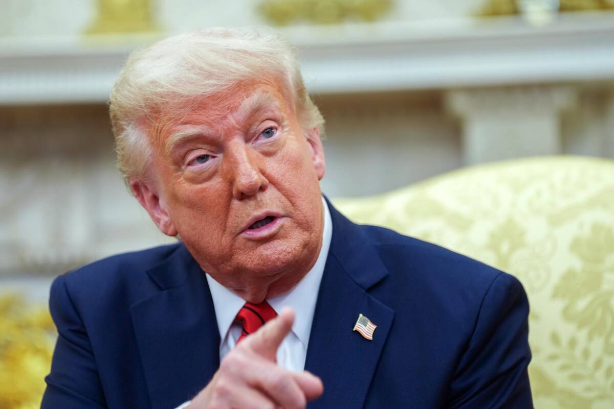 El presidente de Estados Unidos, Donald Trump, habla durante una reunión con la primera ministra italiana Giorgia Meloni en la Oficina Oval. | Crédito: EFE/EPA/CHRIS KLEPONIS / POOL