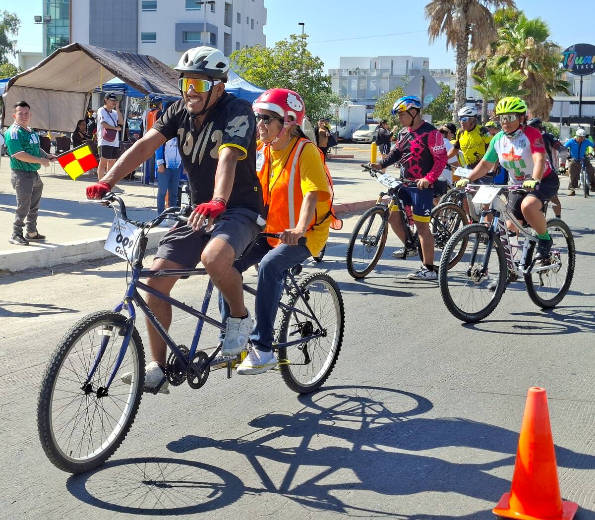 Tijuana gracias al evento Paseo a Ciegas, una iniciativa que promueve la inclusión, el deporte y la seguridad vial, al tiempo que impulsa la recuperación de infraestructura ciclista en la ciudad. Foto: Cortesía
