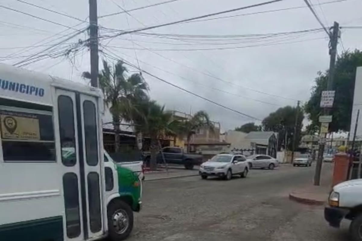 Deterioro en la calle De la Palma complica tránsito vehicular