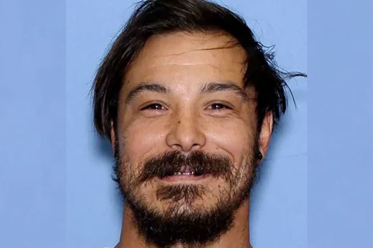 Buscan a veterano de guerra en Washington por asesinato de sus tres hijas