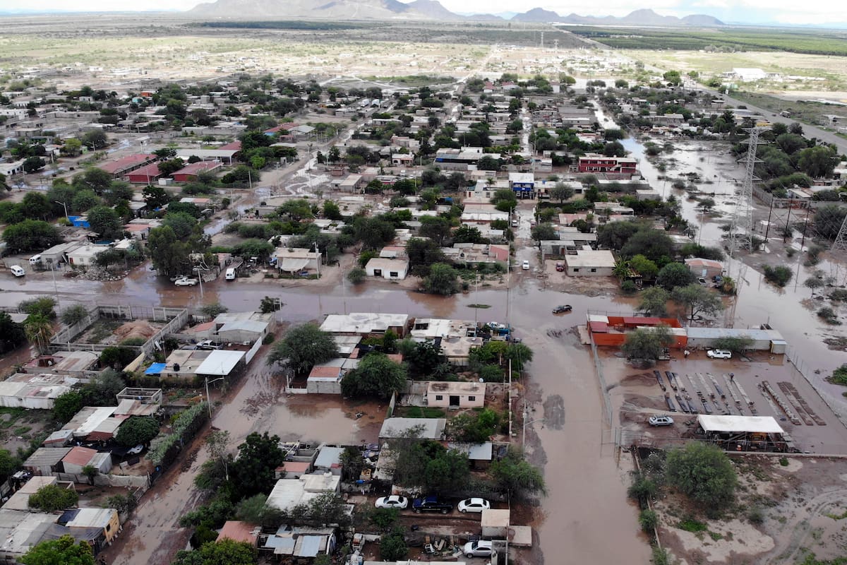 Lluvia deja colonias inundadas en el Poblado Miguel Alemán