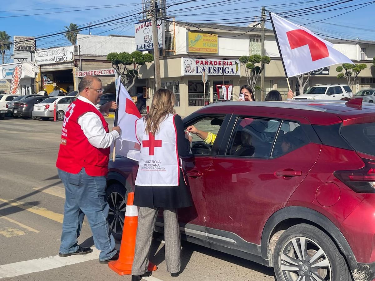 La Cruz Roja de Rosarito inició la Colecta Nacional 2026 con una meta de recaudar alrededor de 2 millones de pesos para fortalecer la operatividad del servicio de ambulancias, que se brinda de manera gratuita a la población. Foto: Carmen Gutierrez