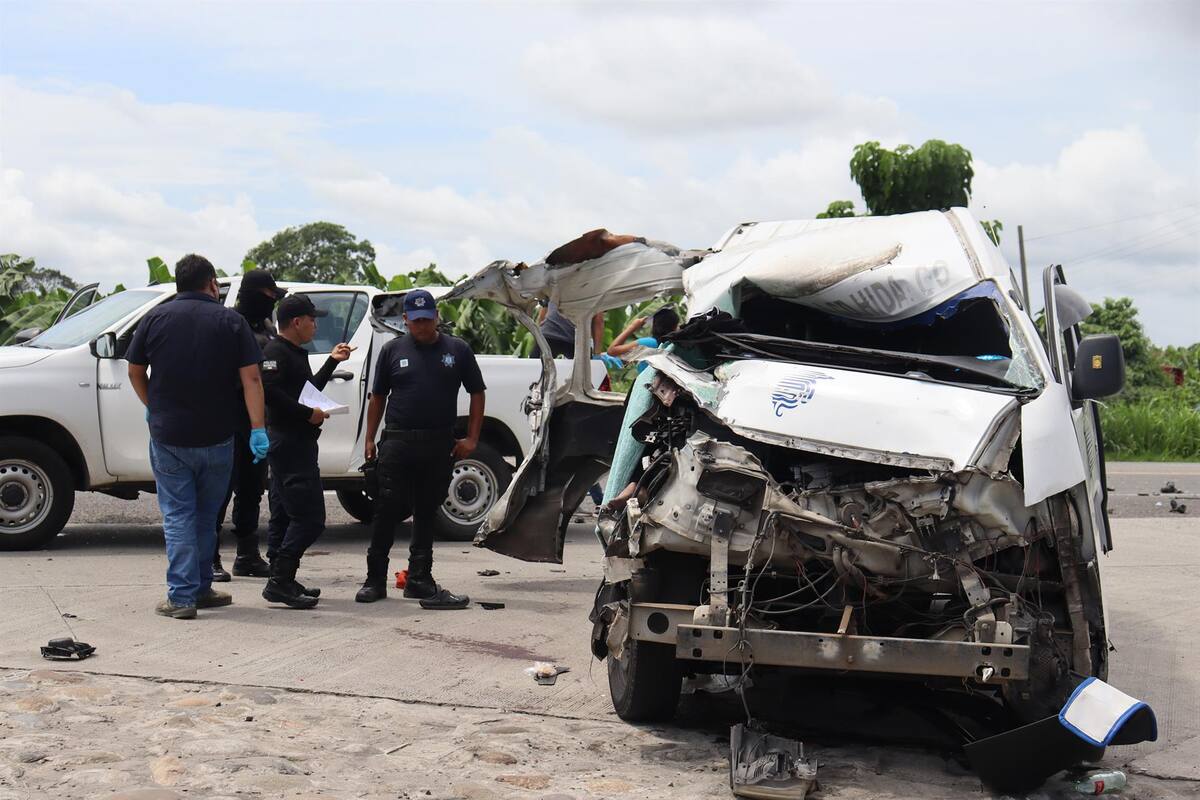 Mueren dos migrantes tras un fuerte choque en la carretera Tapachula-Ciudad Hidalgo; hay seis heridos