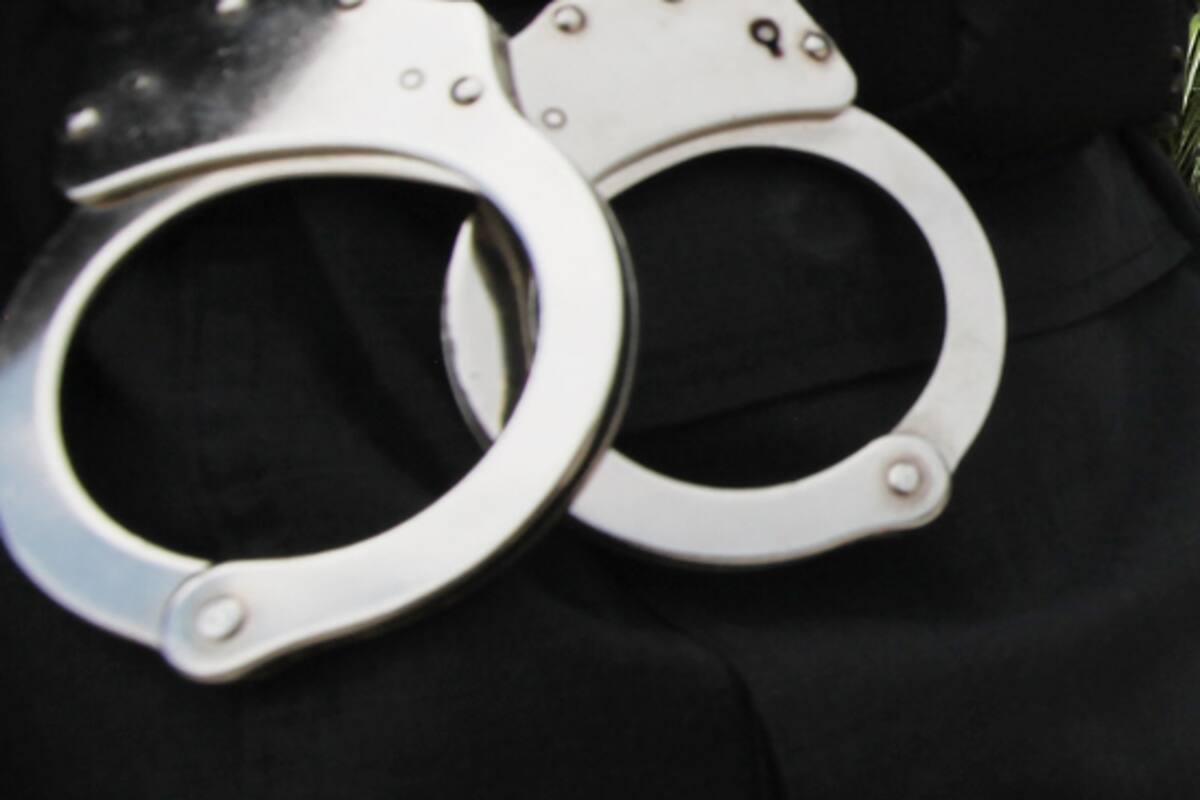 Arrestan a pareja tras cateo en Tecate
