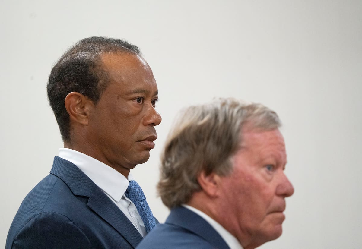 Tiger Woods se presenta en el juzgado de condado del juez Darren Steele's para su audiencia de declaración tras su arresto en marzo el miércoles 2 de septiembre del 2026. (Crystal Vander Weit/Treasure Coast Newspapers via AP, Pool)