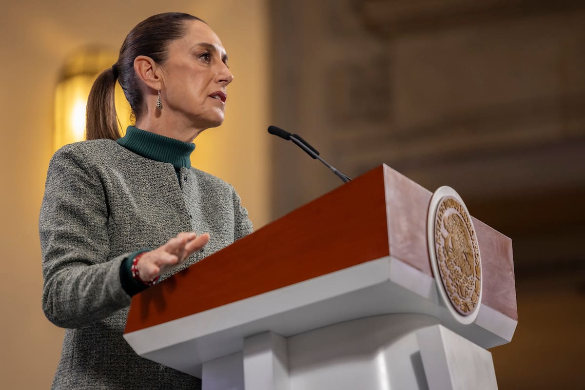 La doctora Claudia Sheinbaum Pardo, presidenta Constitucional de los Estados Unidos Mexicanos en conferencia de prensa matutina, “Conferencia del Pueblo”, en el Salón Tesorería de Palacio Nacional. | Foto: Presidencia