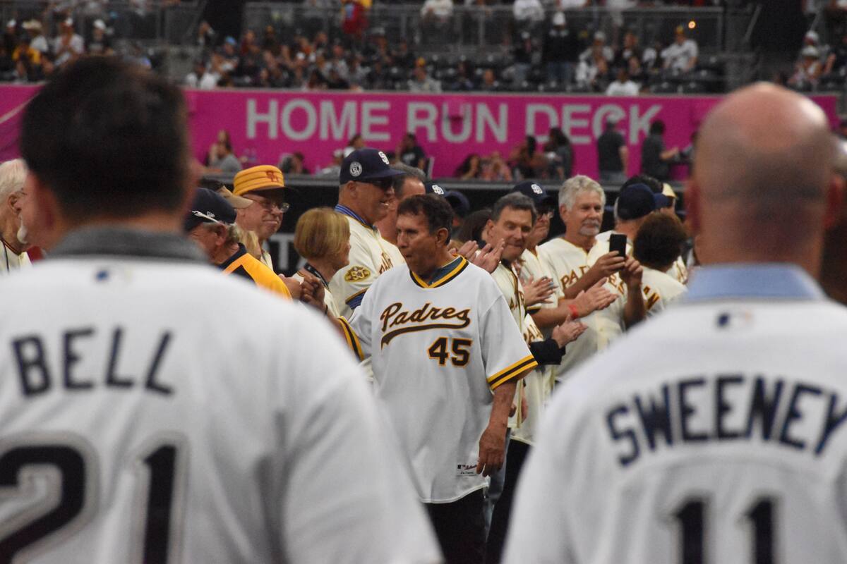 Padres reconoce a “Huevo” Romo