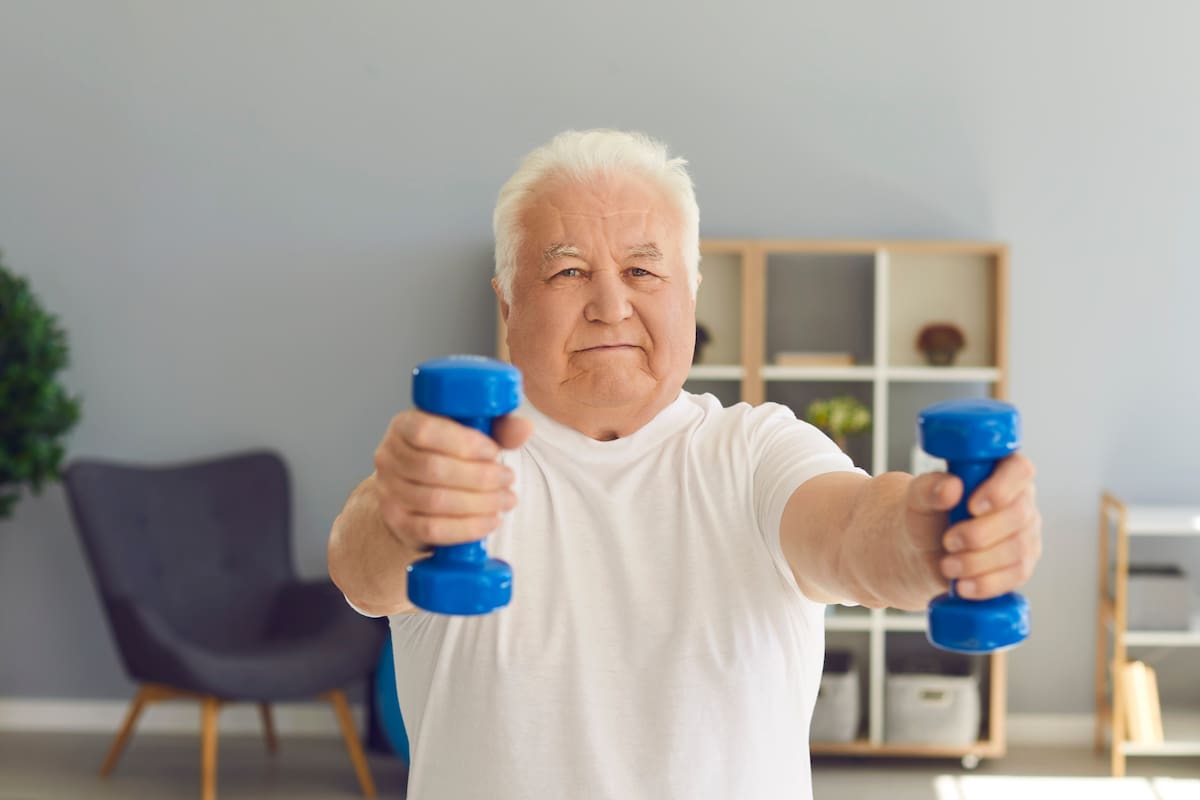 Cómo pequeños cambios en la alimentación y los hábitos mejoran la salud digestiva en adultos mayores