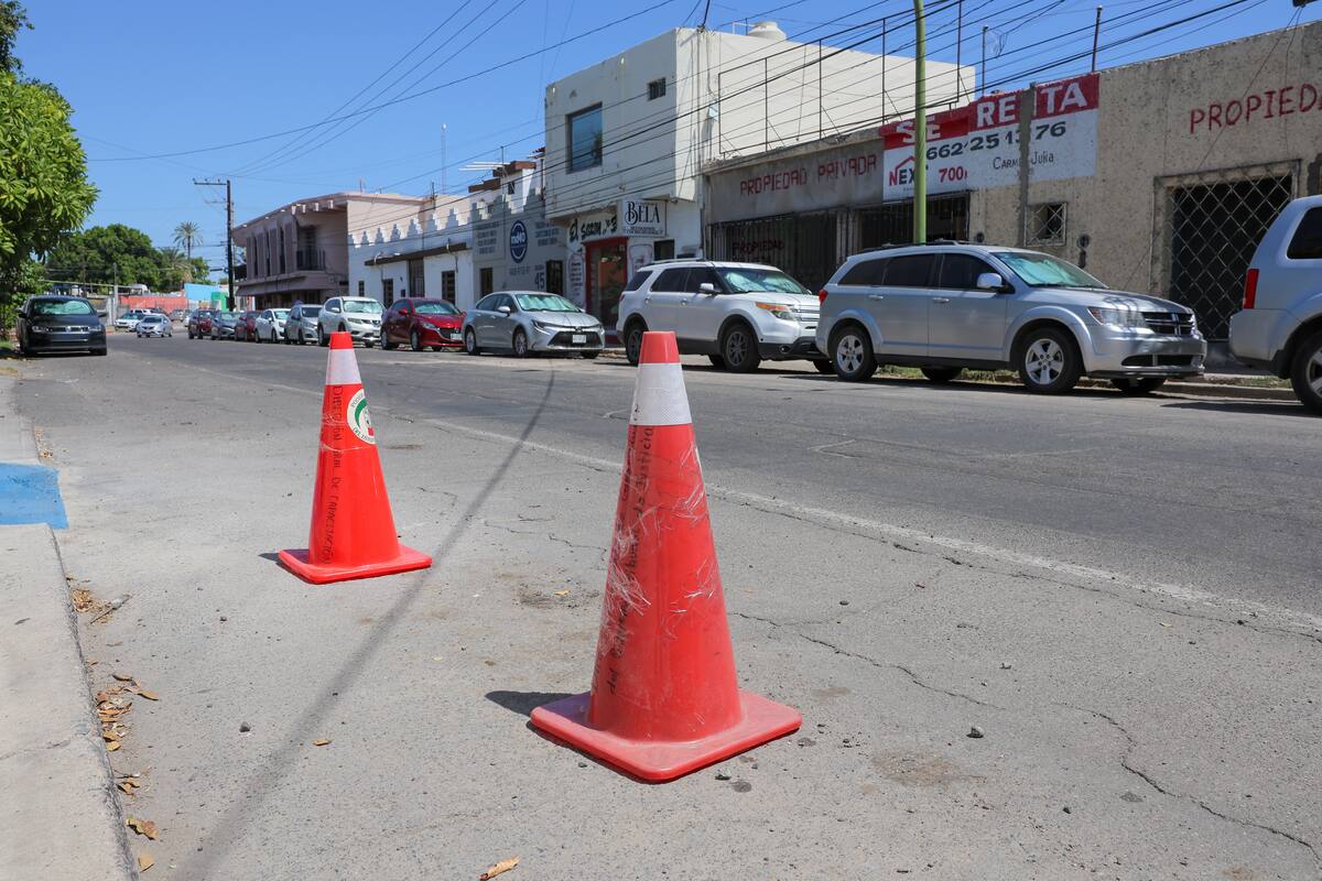 Adueñarse de estacionamientos públicos es práctica común en Hermosillo