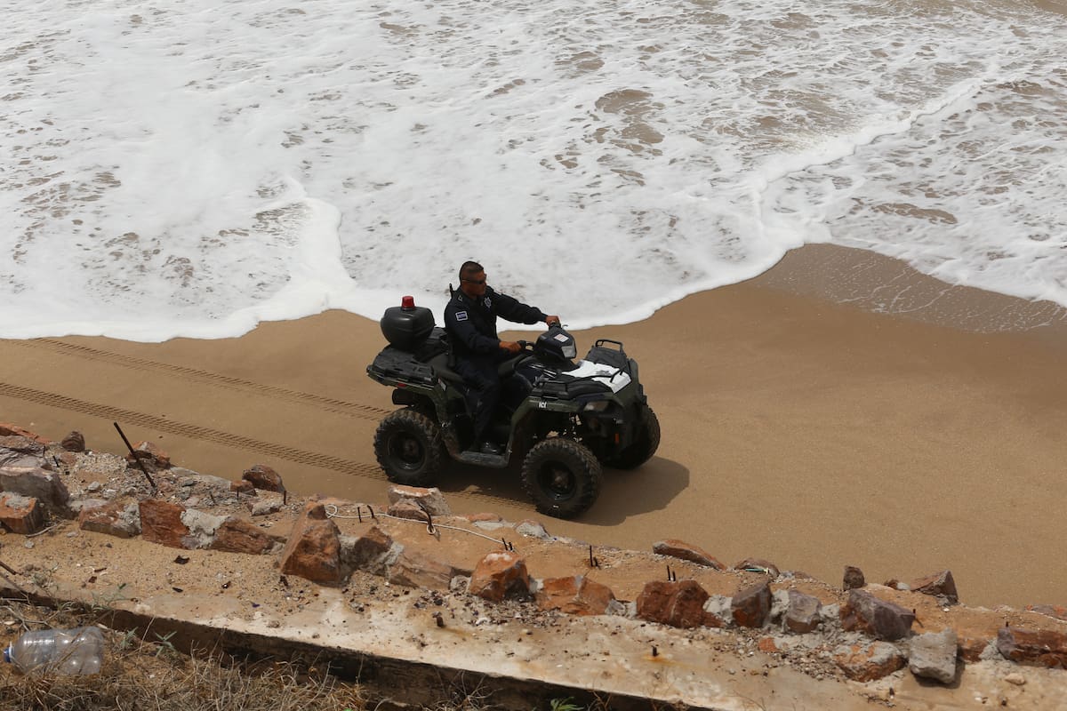 Playas de Bahía de Kino permanecen cerradas temporalmente debido a la Tormenta Tropical Ileana, medida tomada para proteger a visitantes y residentes. FOTO: BANCO DIGITAL