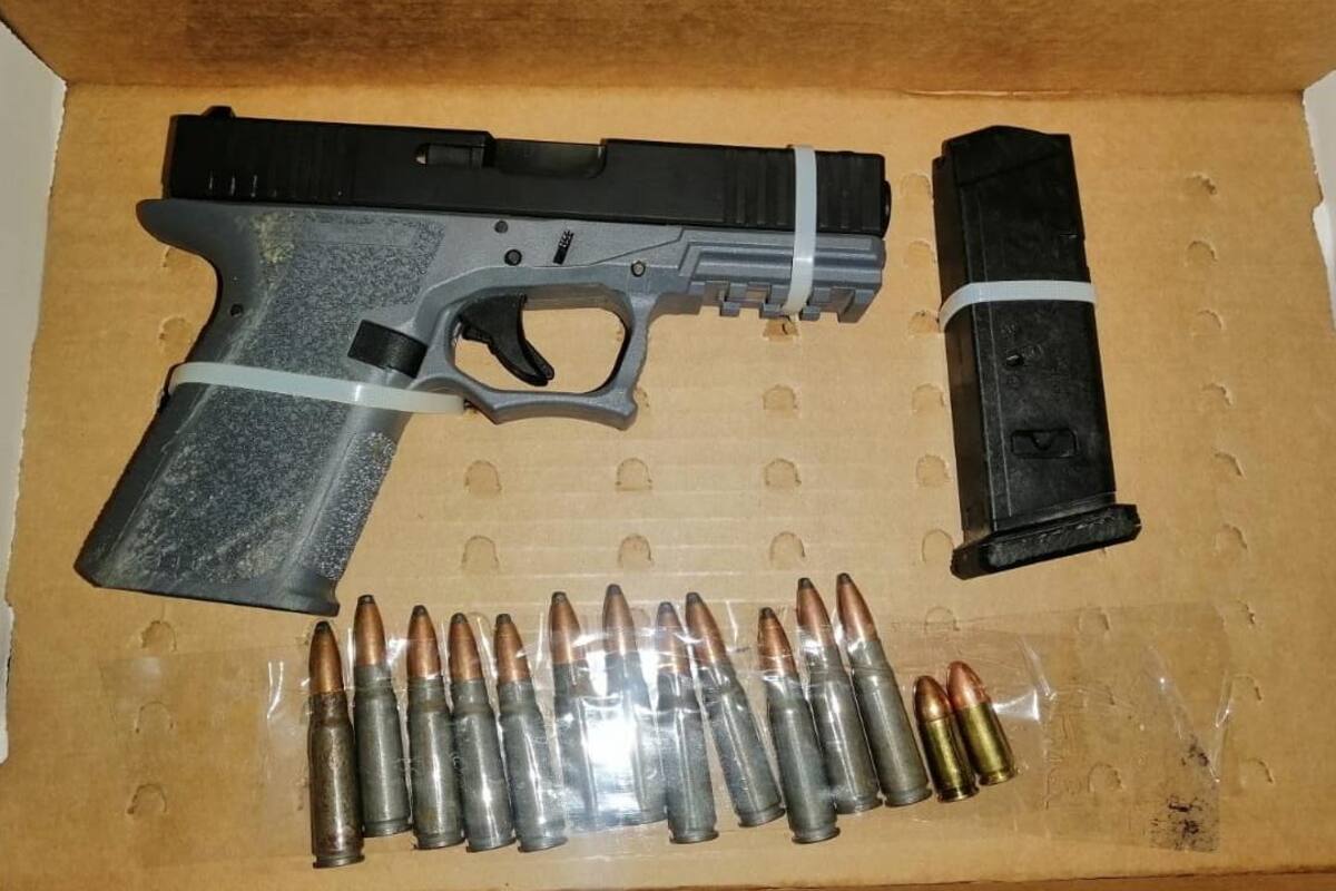 Policía municipal de Tijuana detiene a joven armado en la Zona Este