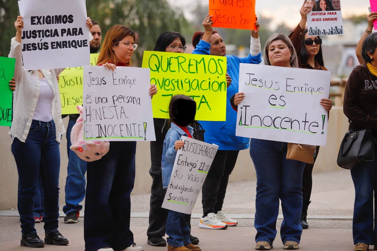 Exigen justicia para exfuncionario de Desom acusado por transferencia millonaria