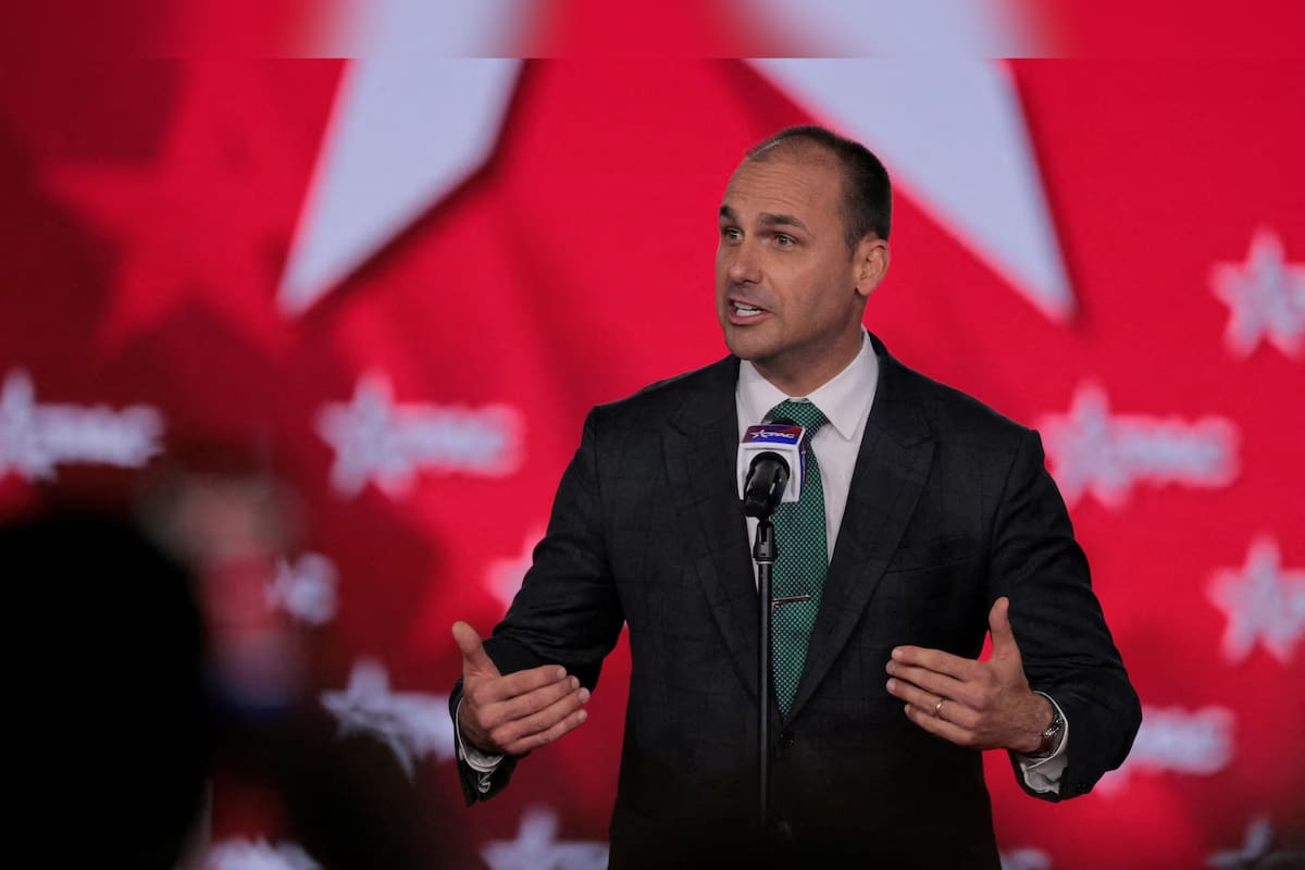 Brasil ordena arrestar a Eduardo Bolsonaro por intentar presionar a jueces desde EEUU para favorecer a su padre, Jair Bolsonaro