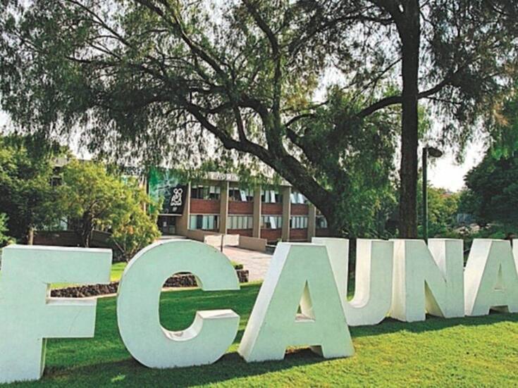 Encapuchados toman la Facultad de Contaduría y Administración de la UNAM; estudiantes votan sobre posible paro indefinido