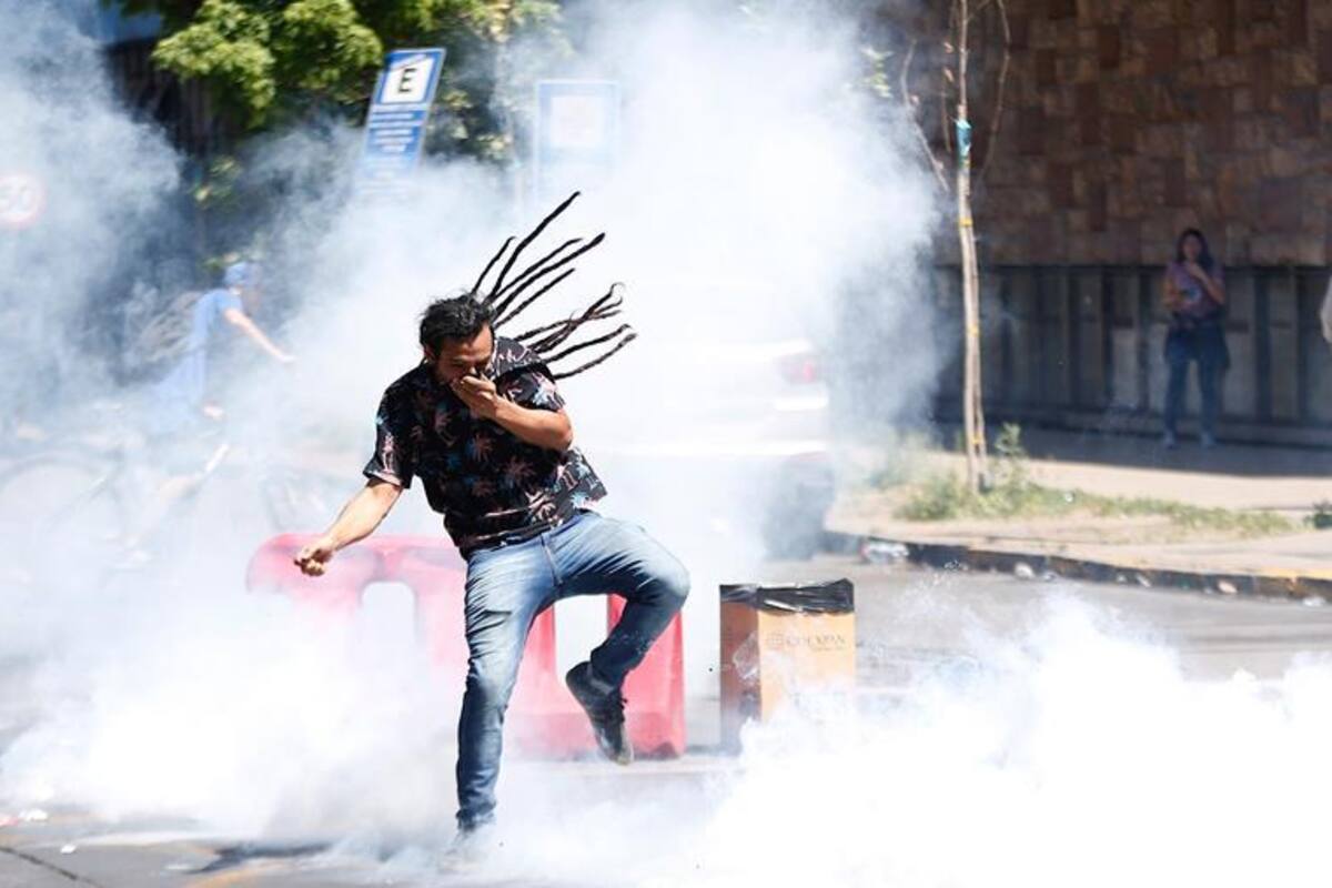 Barrios "acomodados" de Santiago de Chile se vuelven campos de batalla
