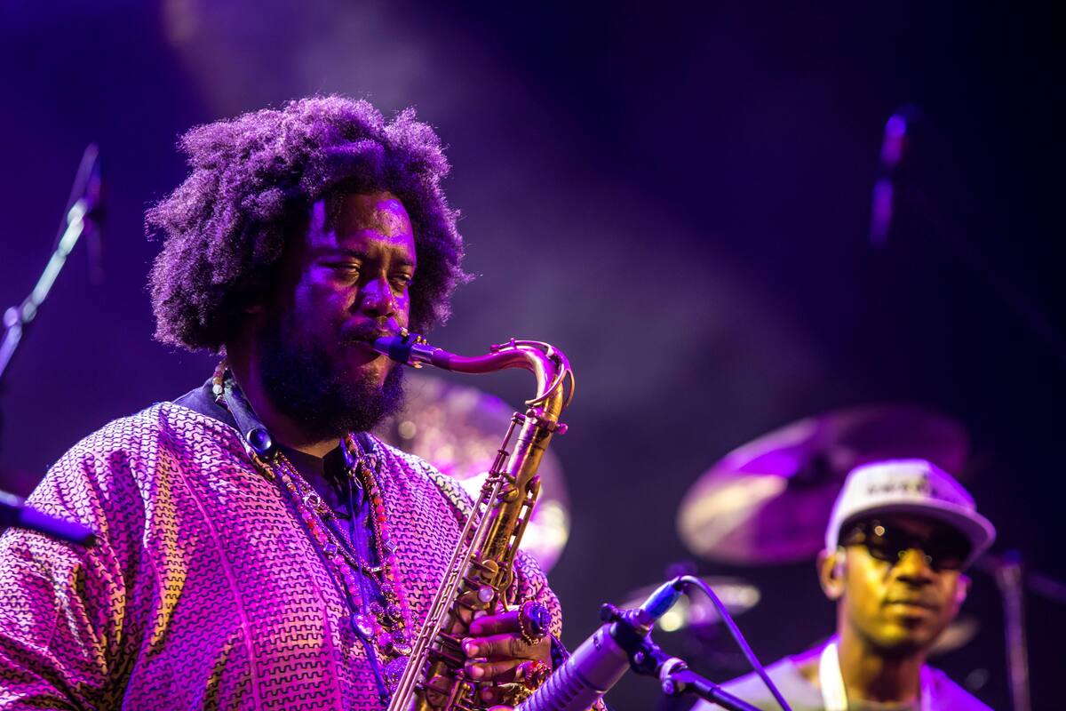 Kamasi Washington redime a La Mar de Músicas con su jazz renovador