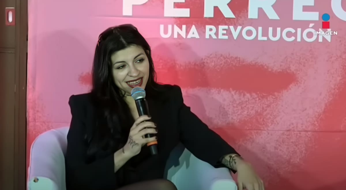 Aseguran que Cazzu echó a la prensa de una librería por órdenes del equipo de Nodal.