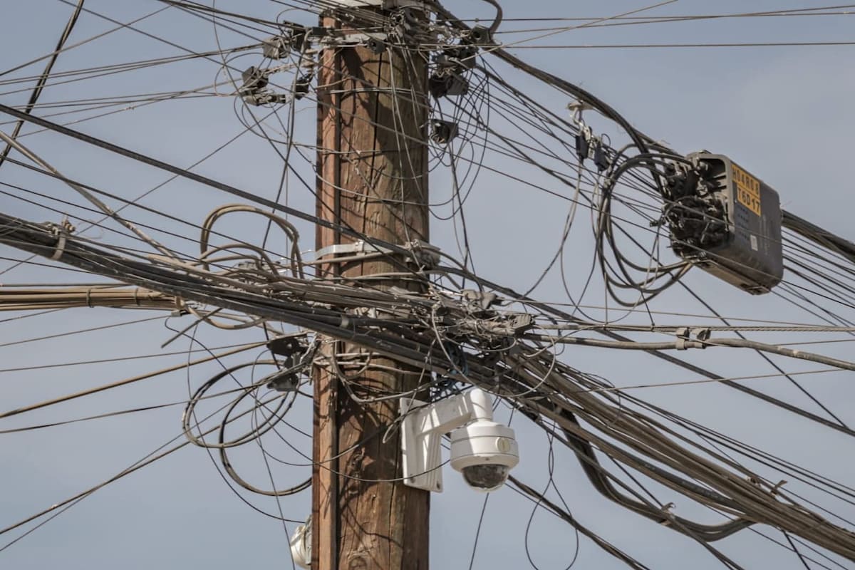 Adiós cableado antiguo: Analizan aplicar multas por cableado en desuso en Mexicali