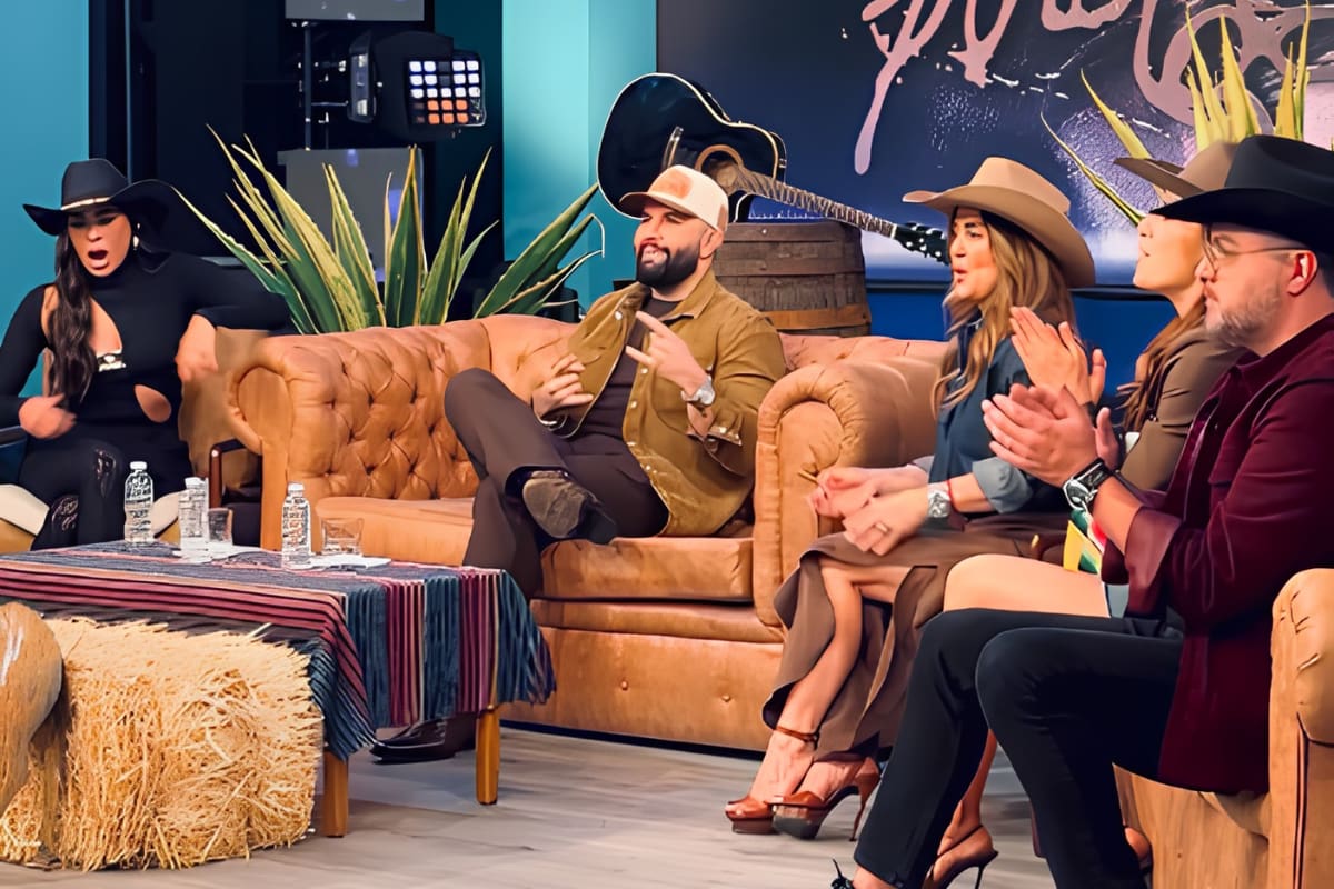 Carín León visita “Hoy” y desata debate por el inesperado regalo que recibió en vivo (VIDEO)