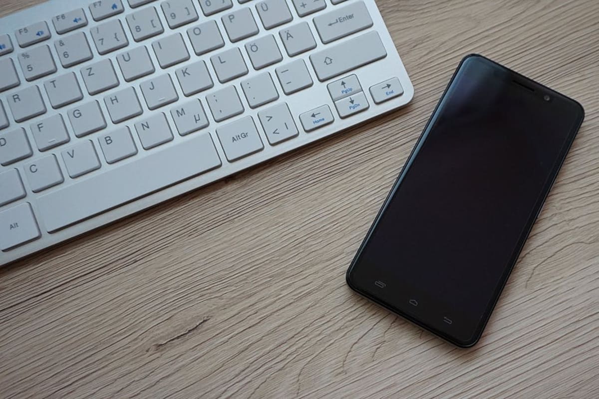 ¿Tu celular puede escuchar conversaciones aunque esté apagado?