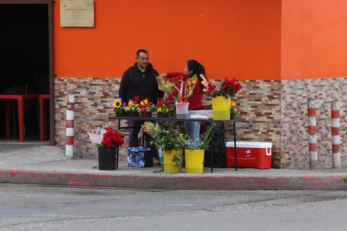 Invitan a ambulantes a tramitar permisos para el Día de San Valentín