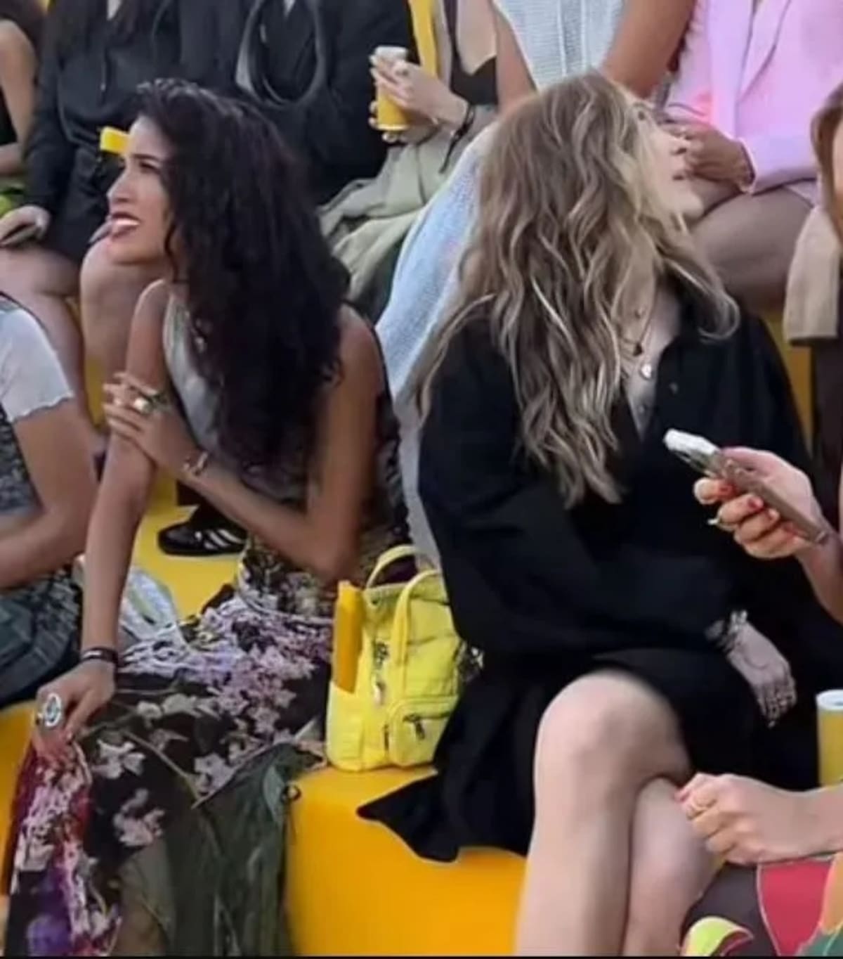 Andrea Chaparro y Paris Jackson