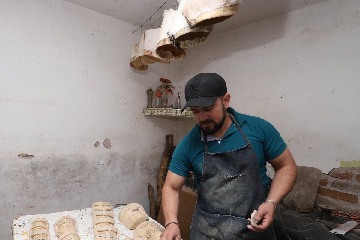 Tradiciones: José Francisco tiene dos décadas de hacer máscaras de fariseos