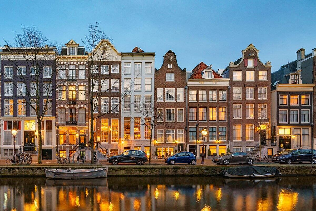 Ámsterdam prohibirá la construcción de hoteles nuevos para frenar el turismo de masas