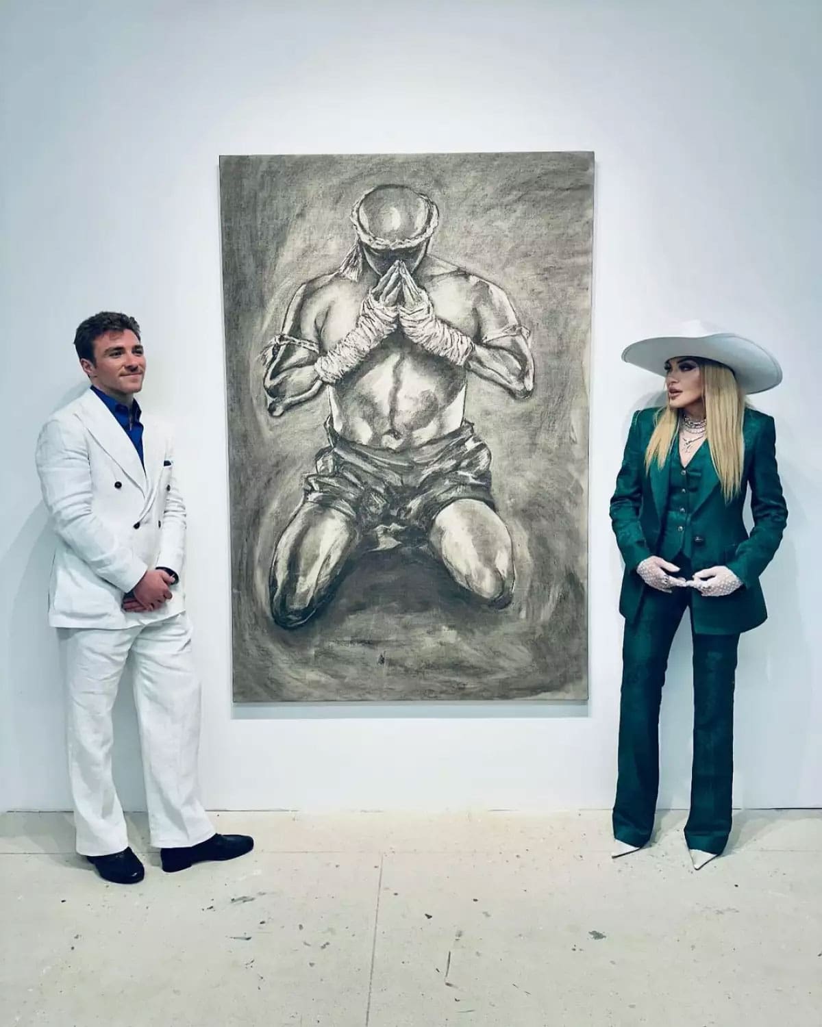 La exposición de Rocco Ritchie en Miami no solo marca un momento importante en su carrera como artista sino que también simboliza un capítulo de superación y unión para la familia Ciccone-Ritchie.