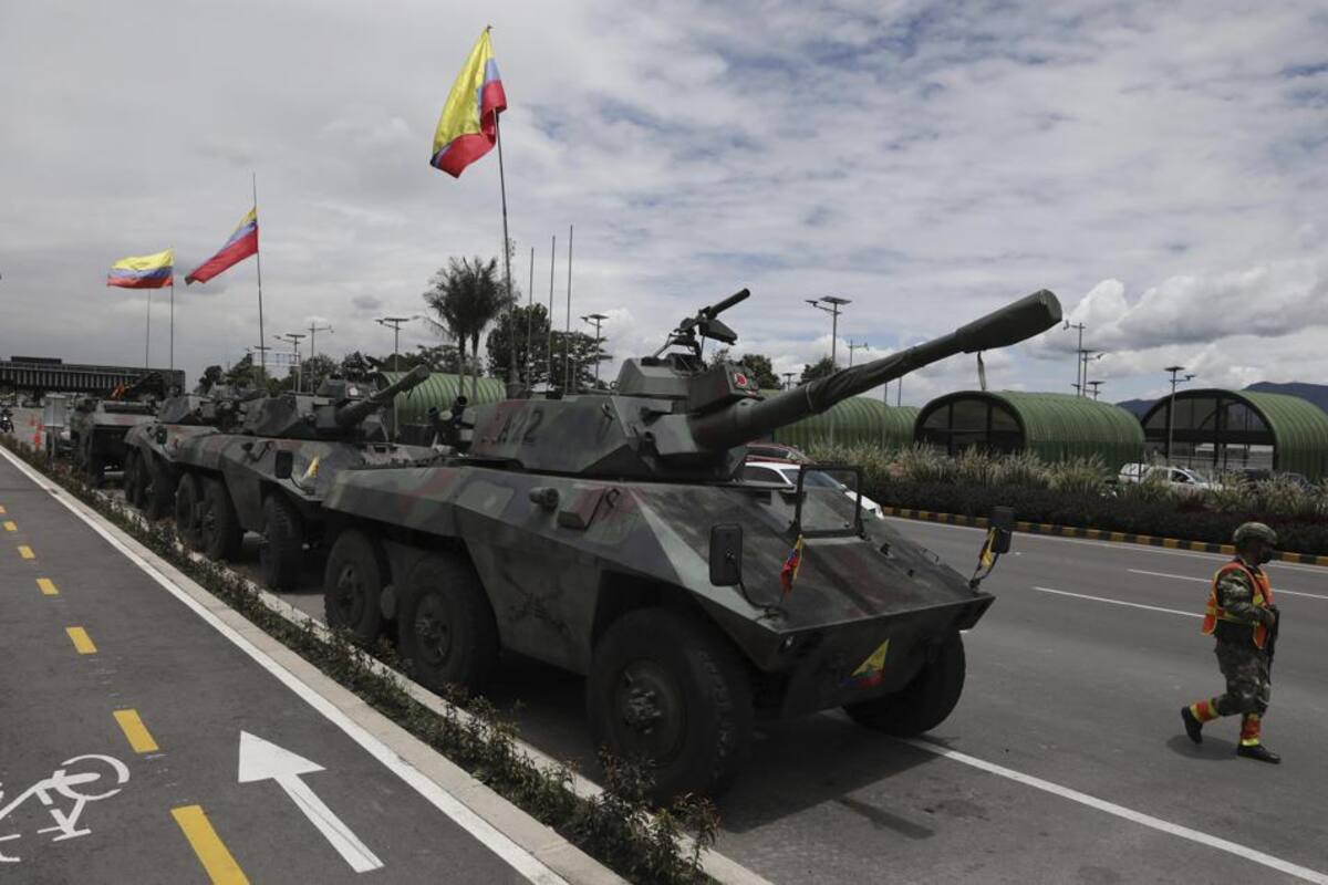 Protestas en Colombia: 7 videos que muestran los fuertes enfrentamientos entre la policía y los manifestantes por la propuesta de aumentar impuestos
