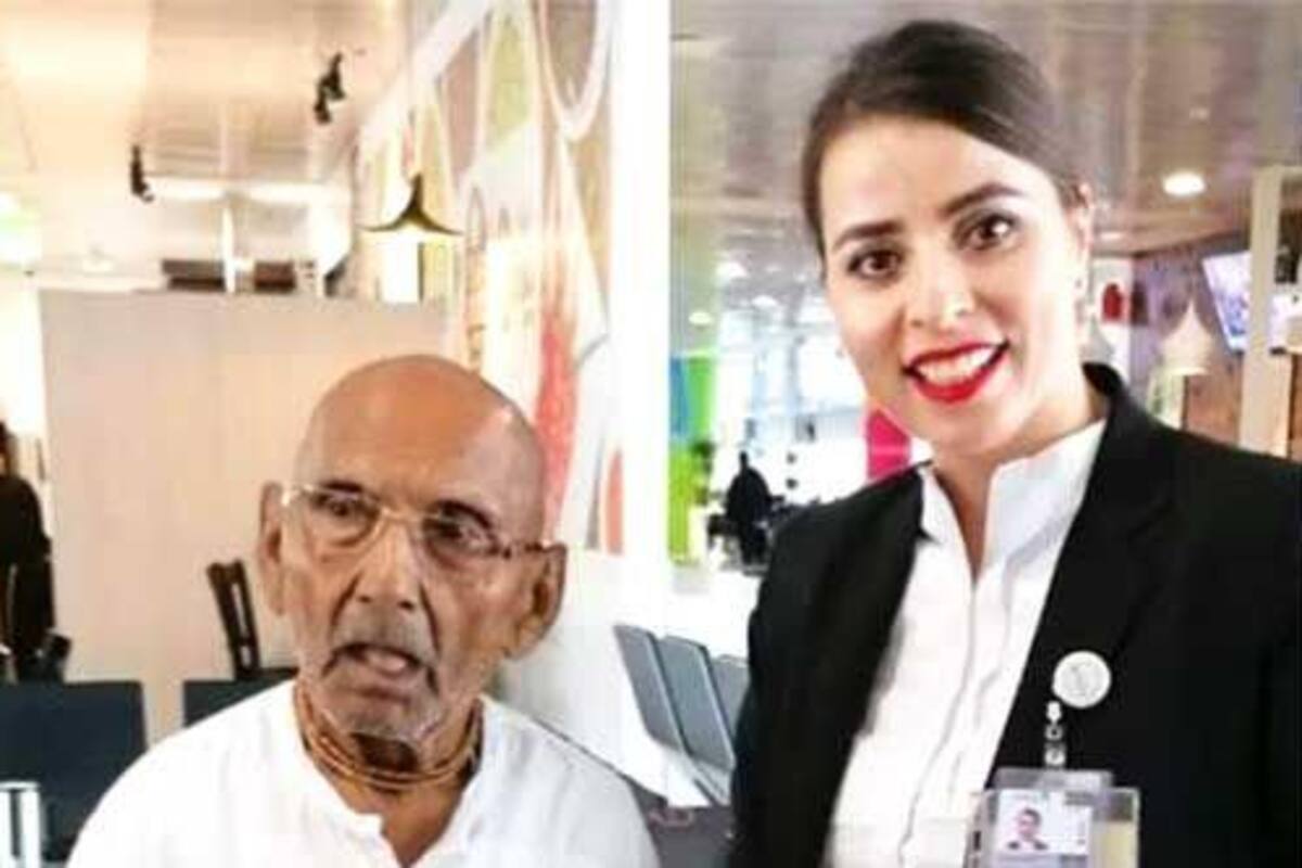 Monje de 123 años asombra a empleados de aeropuerto por su energía