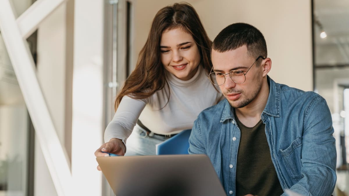 Nuevas generaciones ponen en jaque a empresas: Les dan menos de un año para cambiar de empleo si el nuevo trabajo no los motiva