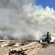 Bomberos controlan incendio en bodega de carnes en carretera a Kino