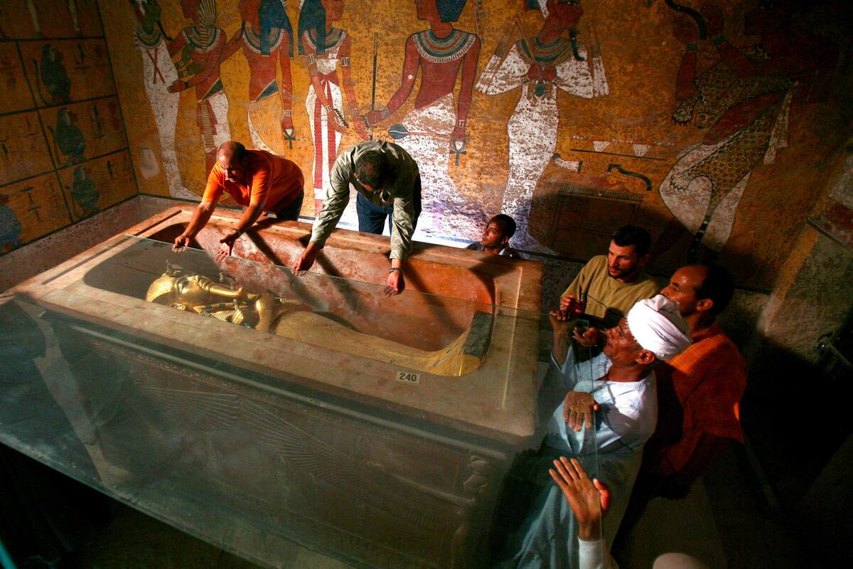 Fumiga Egipto sus pirámides ante coronavirus