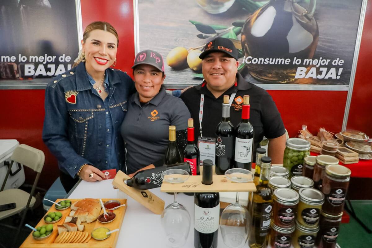 Fortalece gobierno de Marina del Pilar a emprendedores turísticos en BC