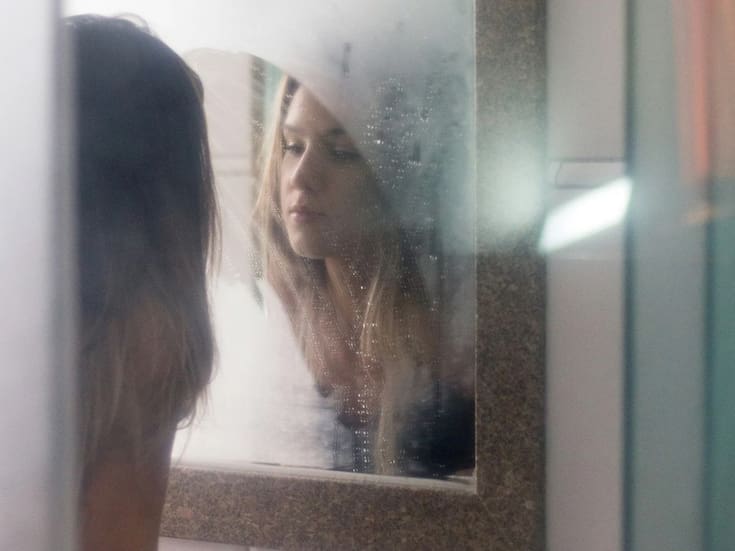 De esta manera puedes hacer que tu espejo nunca más se empañe en la ducha